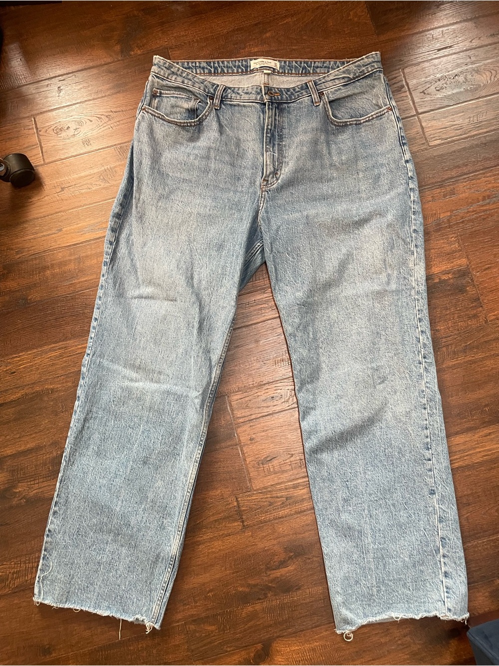 Abercrombie & Fitch Curve Love 90s Relaxed Jeans High Rise Raw Hem | Size 34/18R